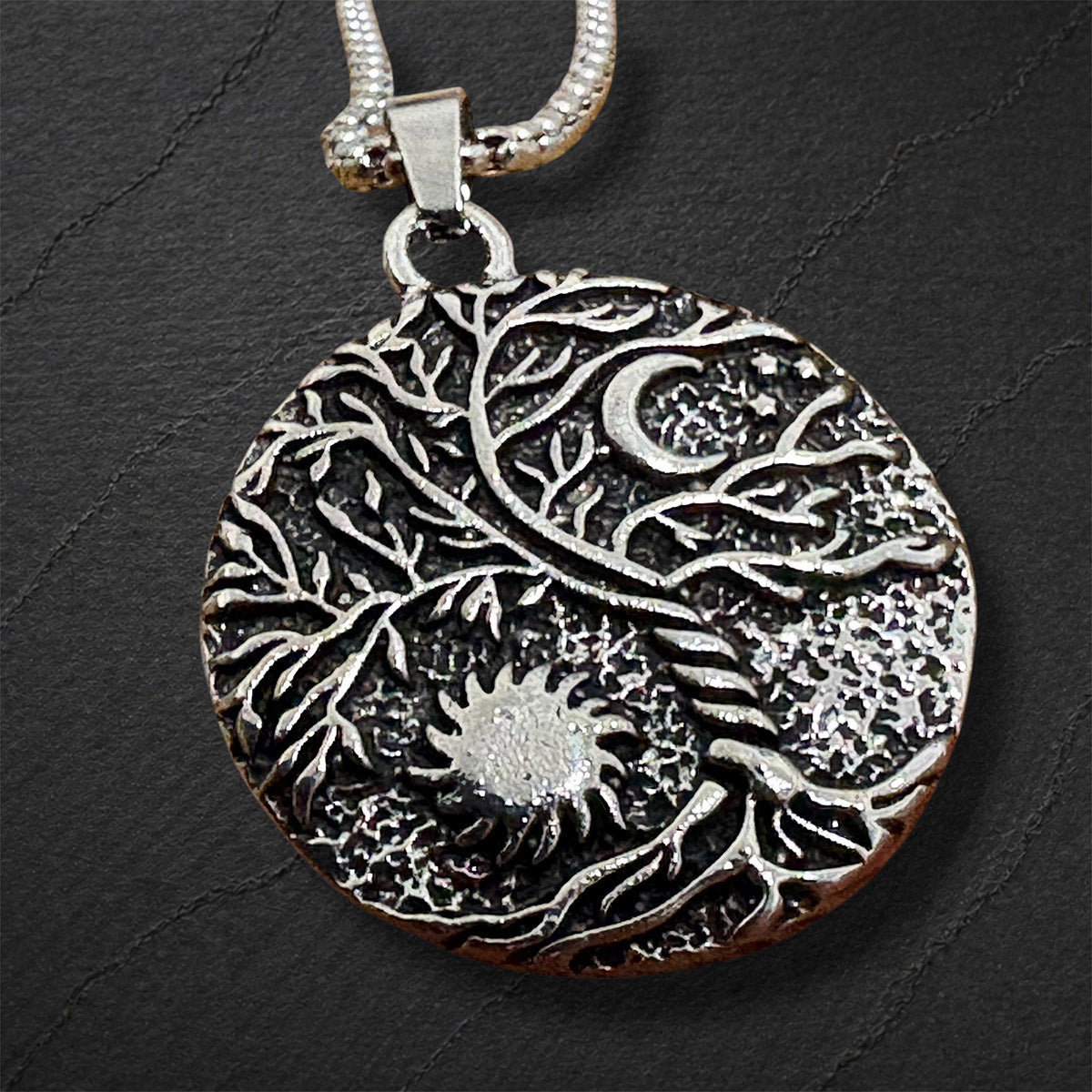 Collar árbol lunar
