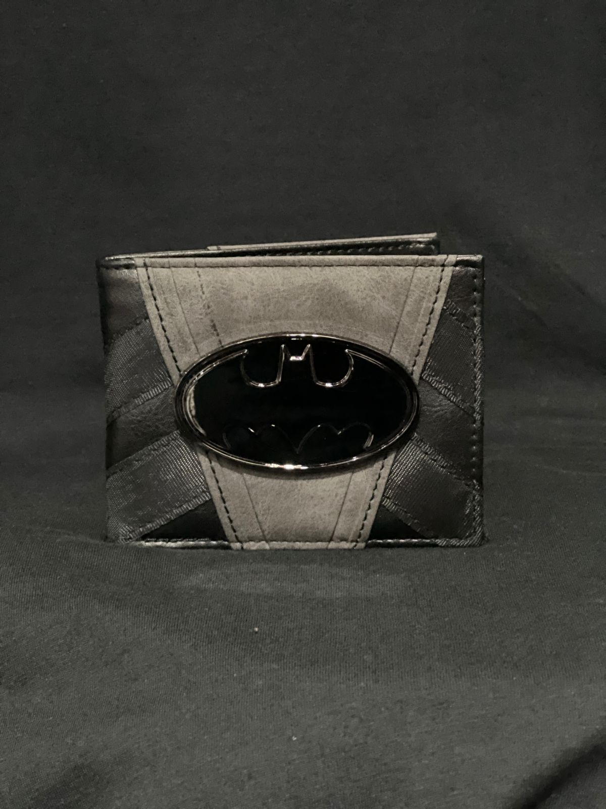 Buckle-Down Batman Bifold Wallet - Vegan Leather Wallet With Card Slots